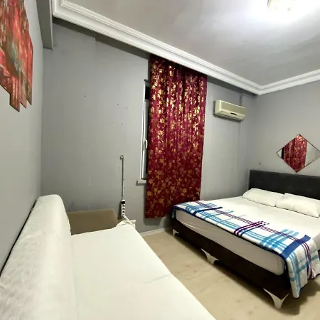 Szálloda Red White House *