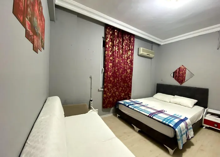 Hotel Red White House *