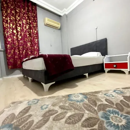 Red White House Hotel