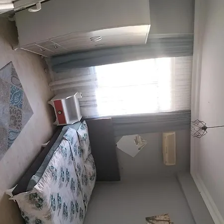 Hotel Red White House *