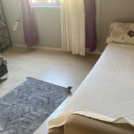 Red White House Hotel