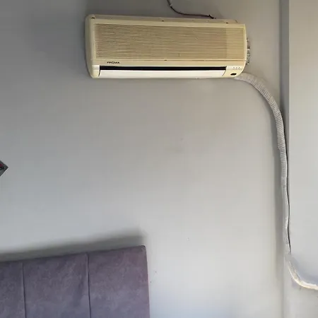 Hotel Red White House *